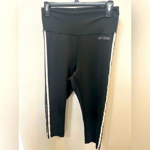 Adidas’s medium 3/4 leggings BRAND NEW
